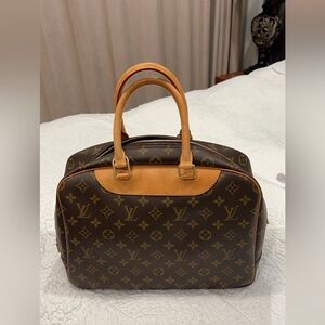 Louis Vuitton Deuville handbag